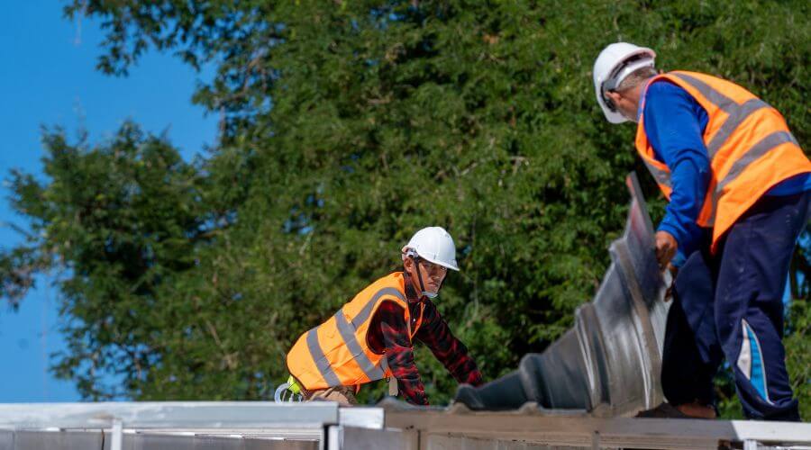 Professional gutter cleaning in Clayton, AL